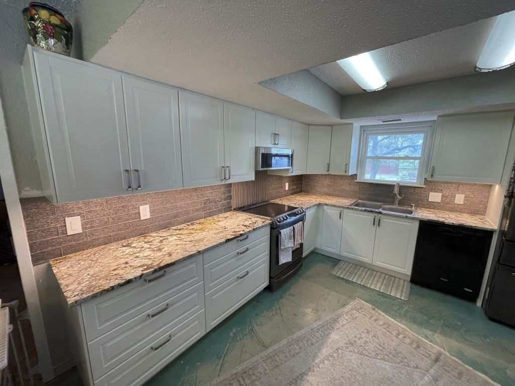 Kitchen backsplash after transformation